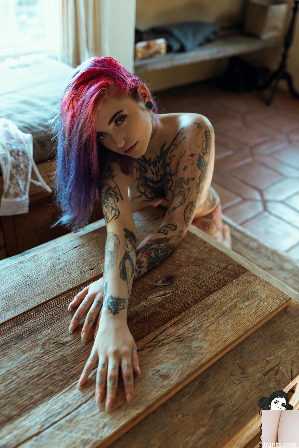 (Suicide Girls) 2025 년 7 월 4 일 &#8211; 우울함 &#8211; 가벼운 파 (54p)