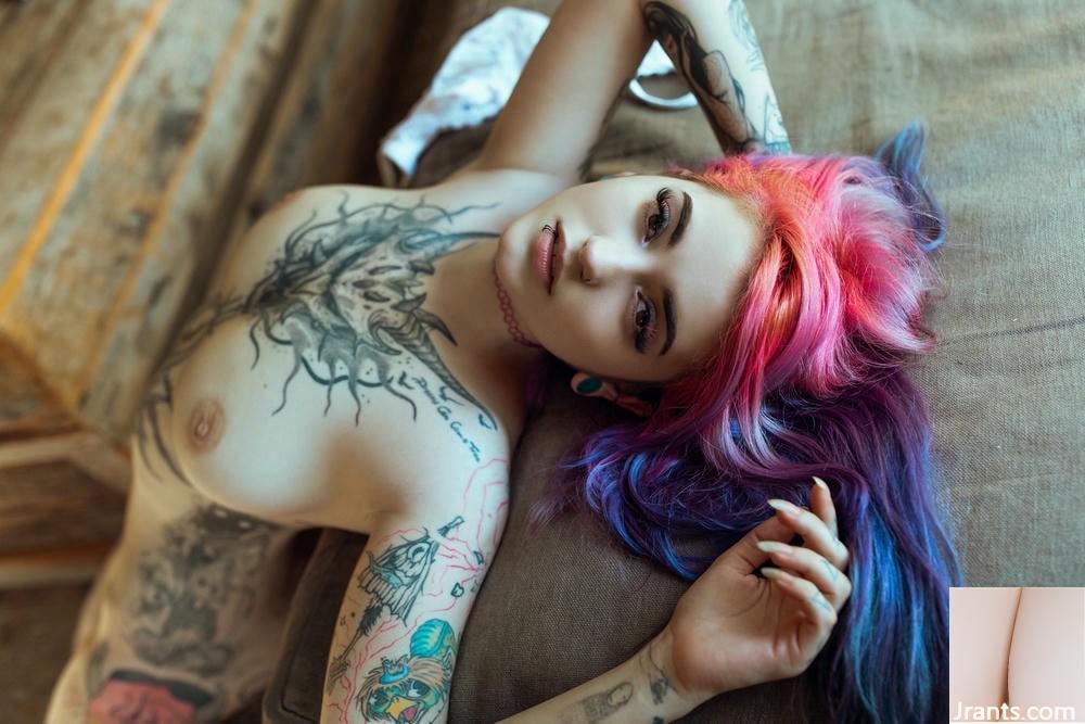 (Suicide Girls) 2025 년 7 월 4 일 &#8211; 우울함 &#8211; 가벼운 파 (54p)