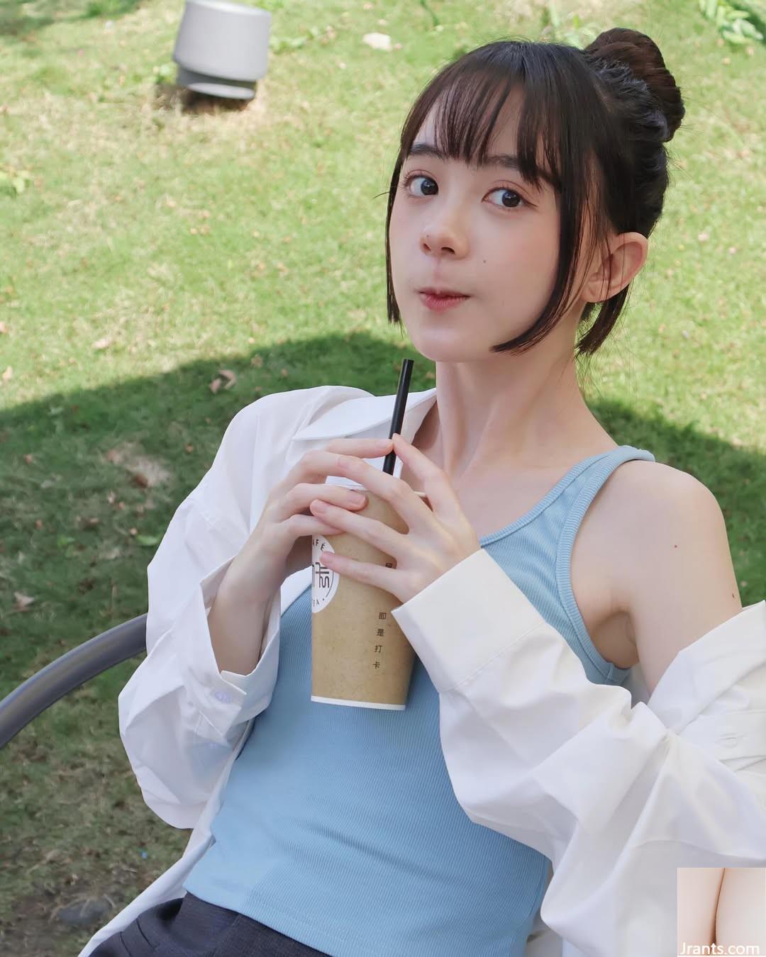 الجمال الأنيق &#8220;Caixin&#8221; له مظهر عالٍ يتخطى السماء (10p)
