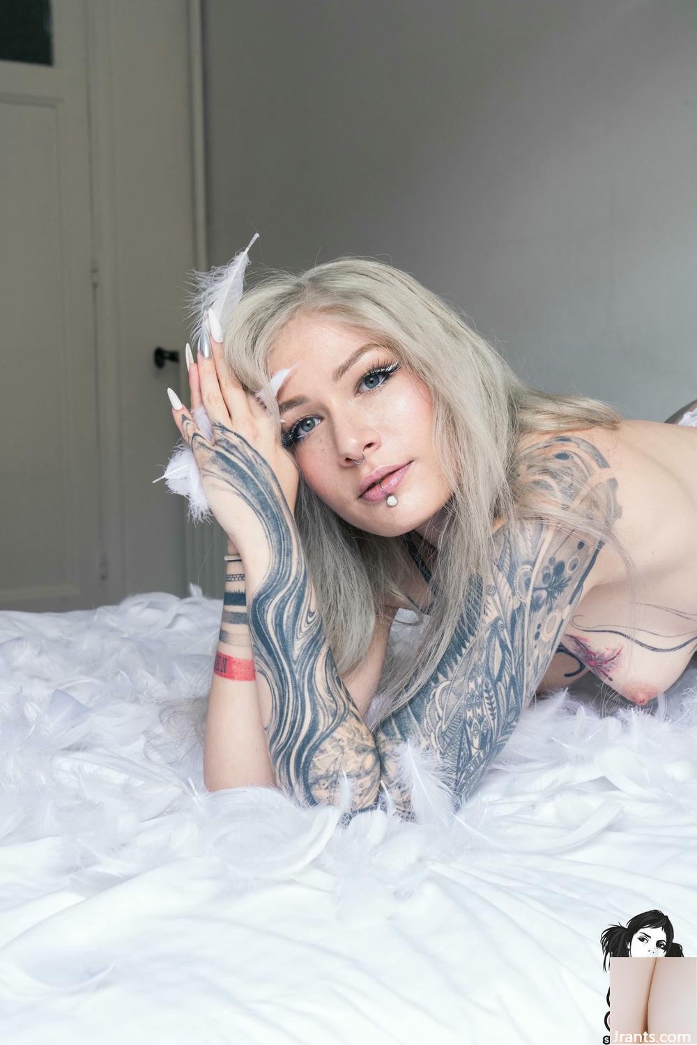 (Suicide Girls) 05 ژوئیه 2025 &#8211; Skydot &#8211; Air Sky ، Direction 7th Ciel (55p)