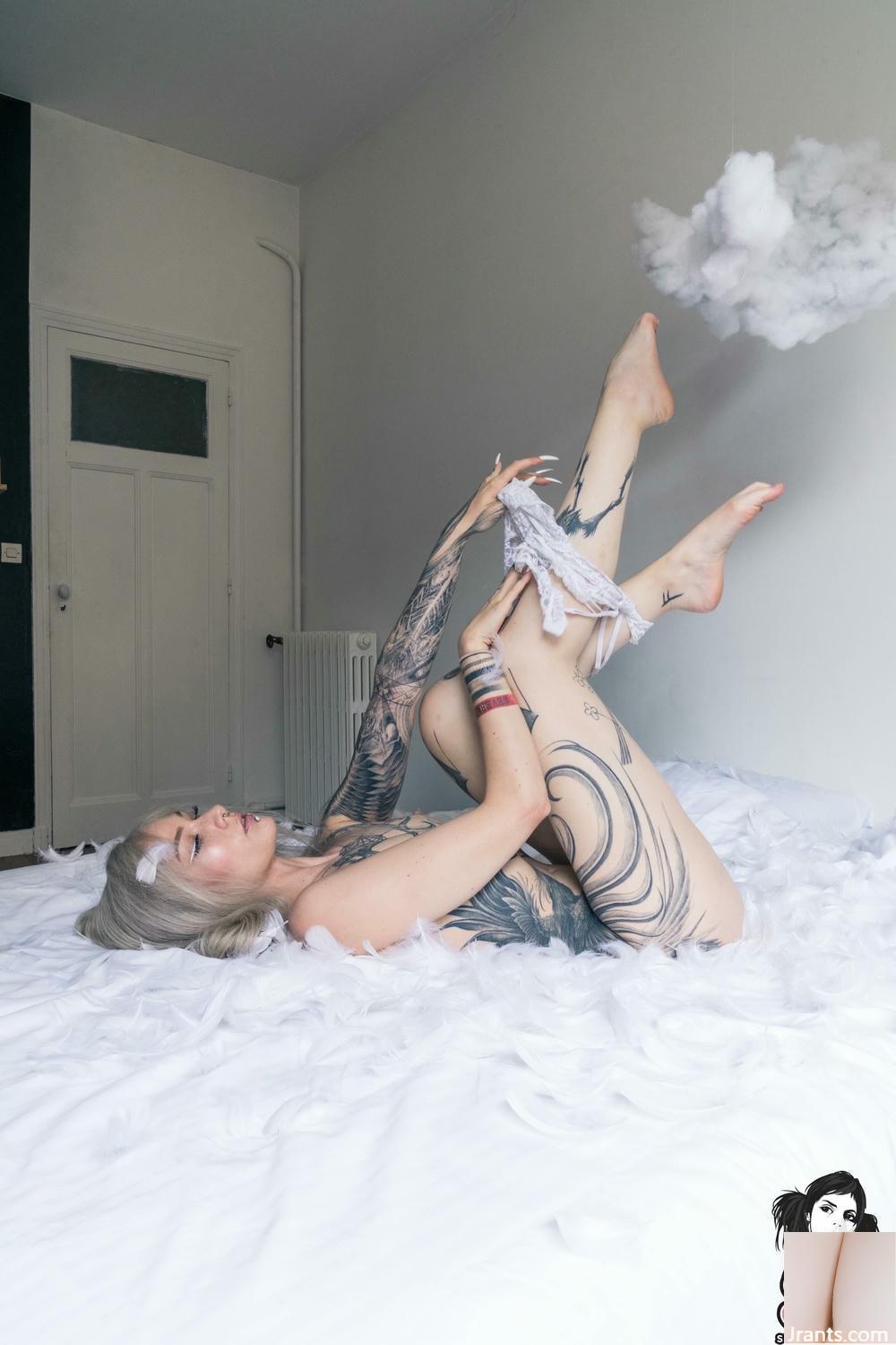 (Suicide Girls) 05 ژوئیه 2025 &#8211; Skydot &#8211; Air Sky ، Direction 7th Ciel (55p)