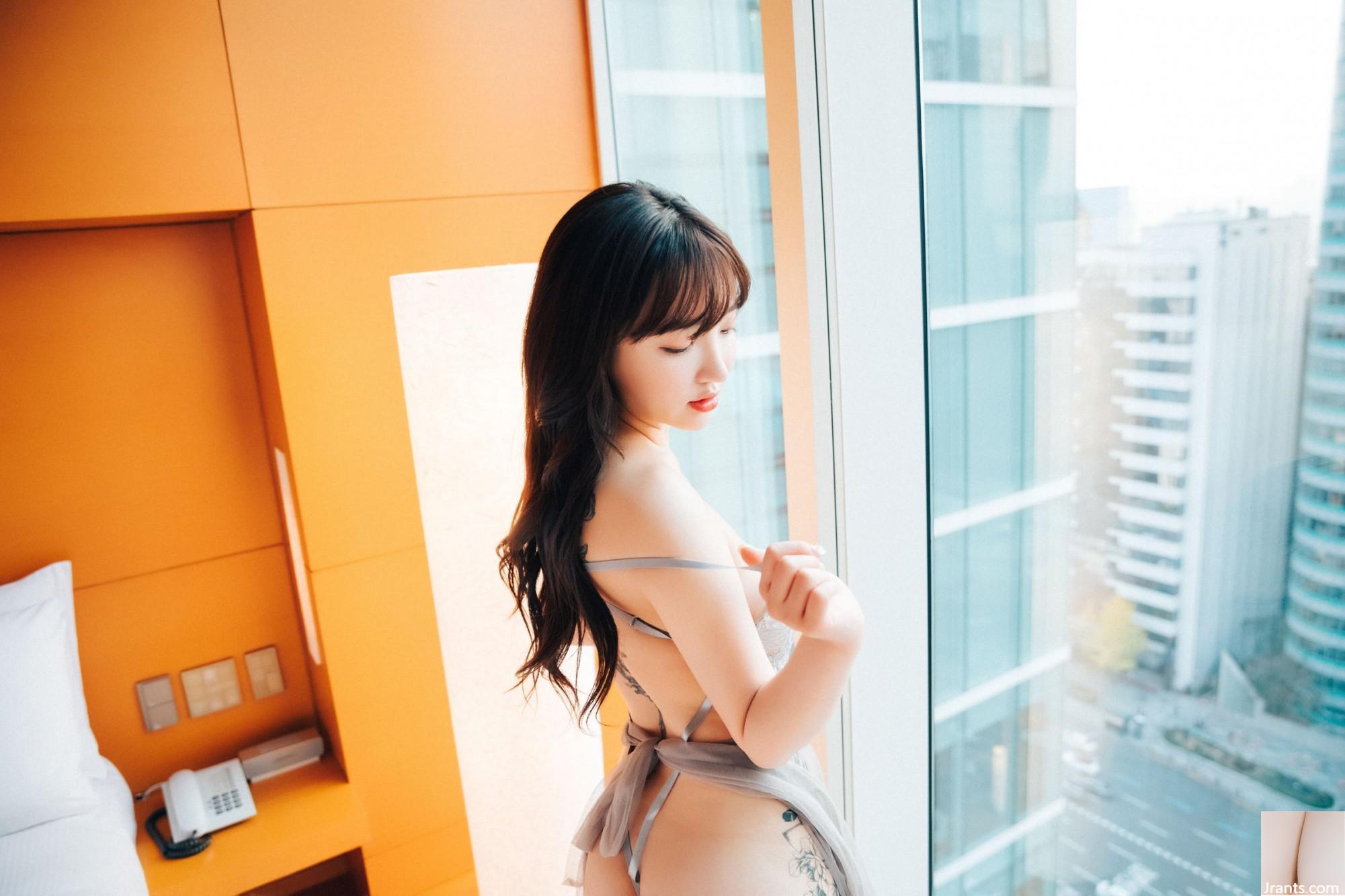 Son Ye-eun &#8220;Full of S&#8221; (102p)
