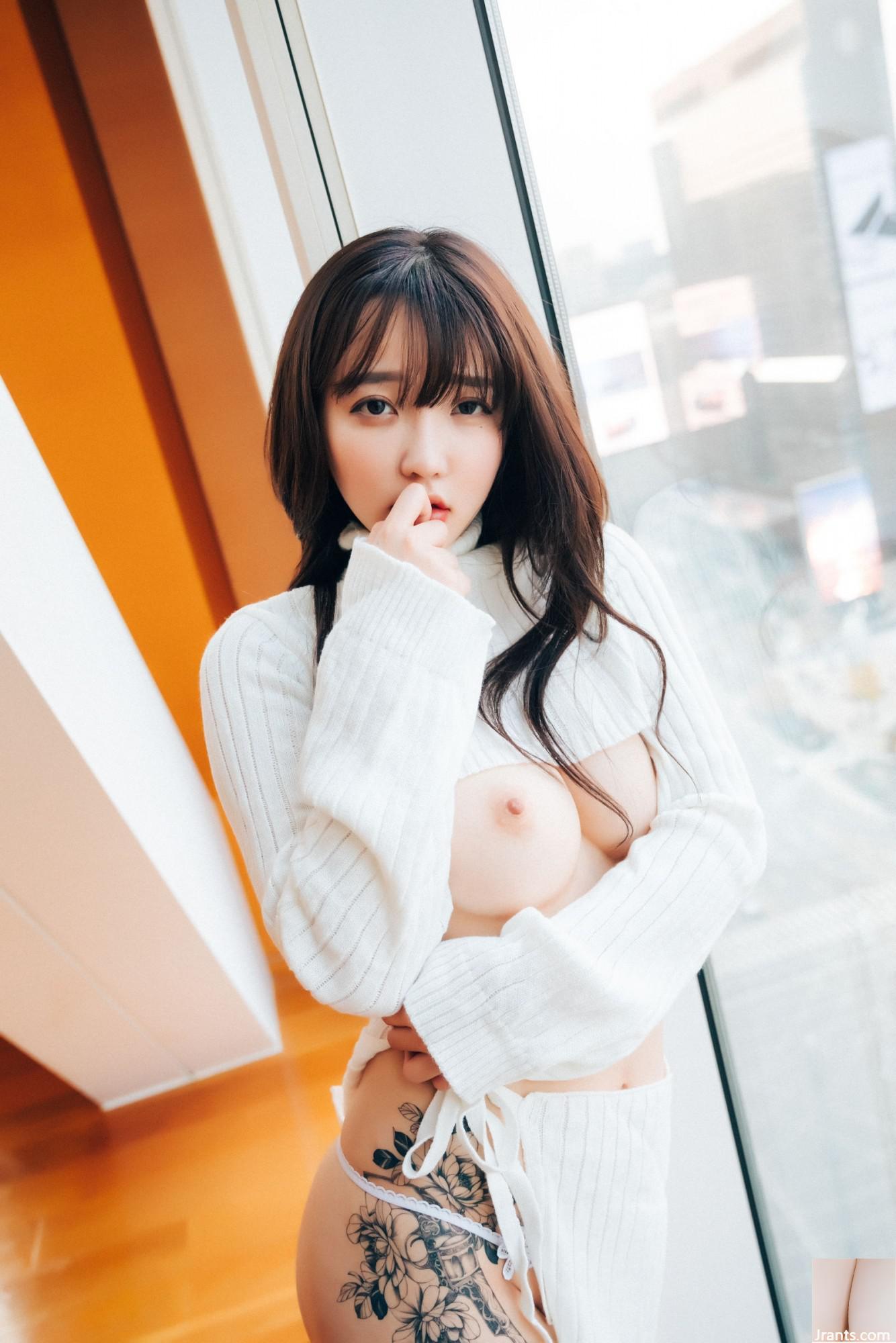 Son Ye-eun &#8220;Full of S&#8221; (102p)