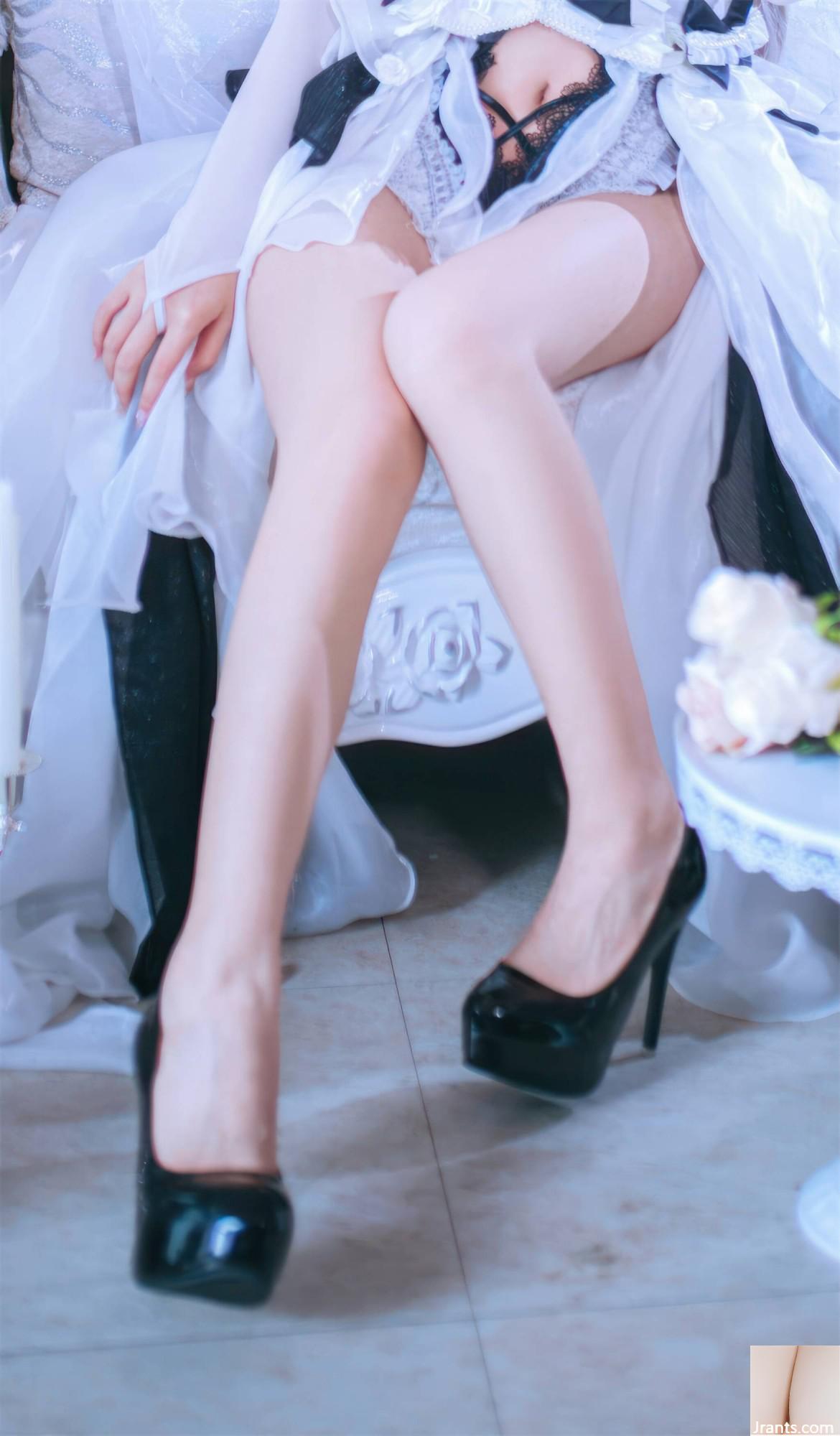 (مجموعة على الإنترنت) Girl Girl Hinaga &#8220;الأعظم؟&#8221;