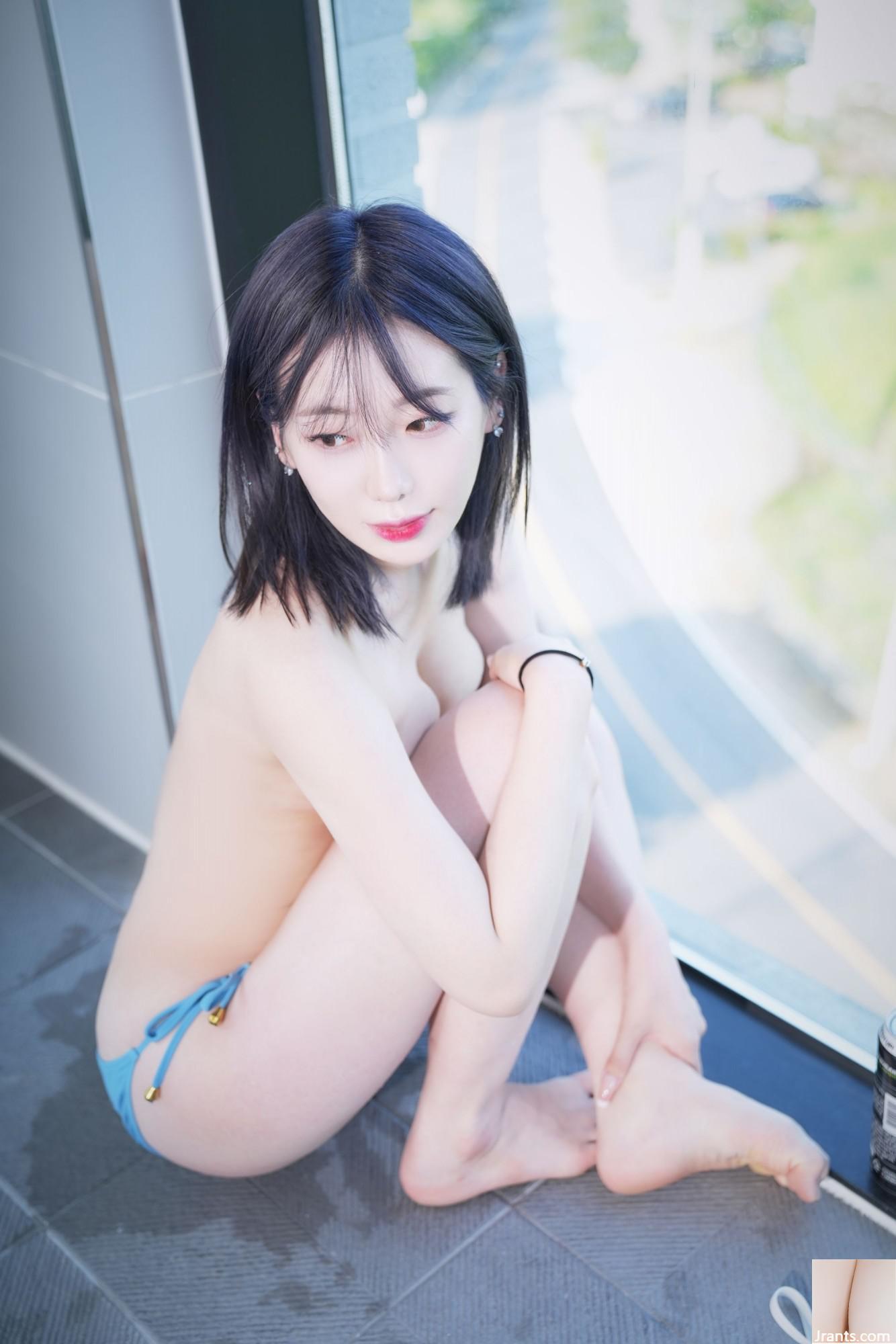 (Collezione online)  Welfare Girl Yeeun &#8220;Pulvilla&#8221; VIP Welfare Picture (76p)