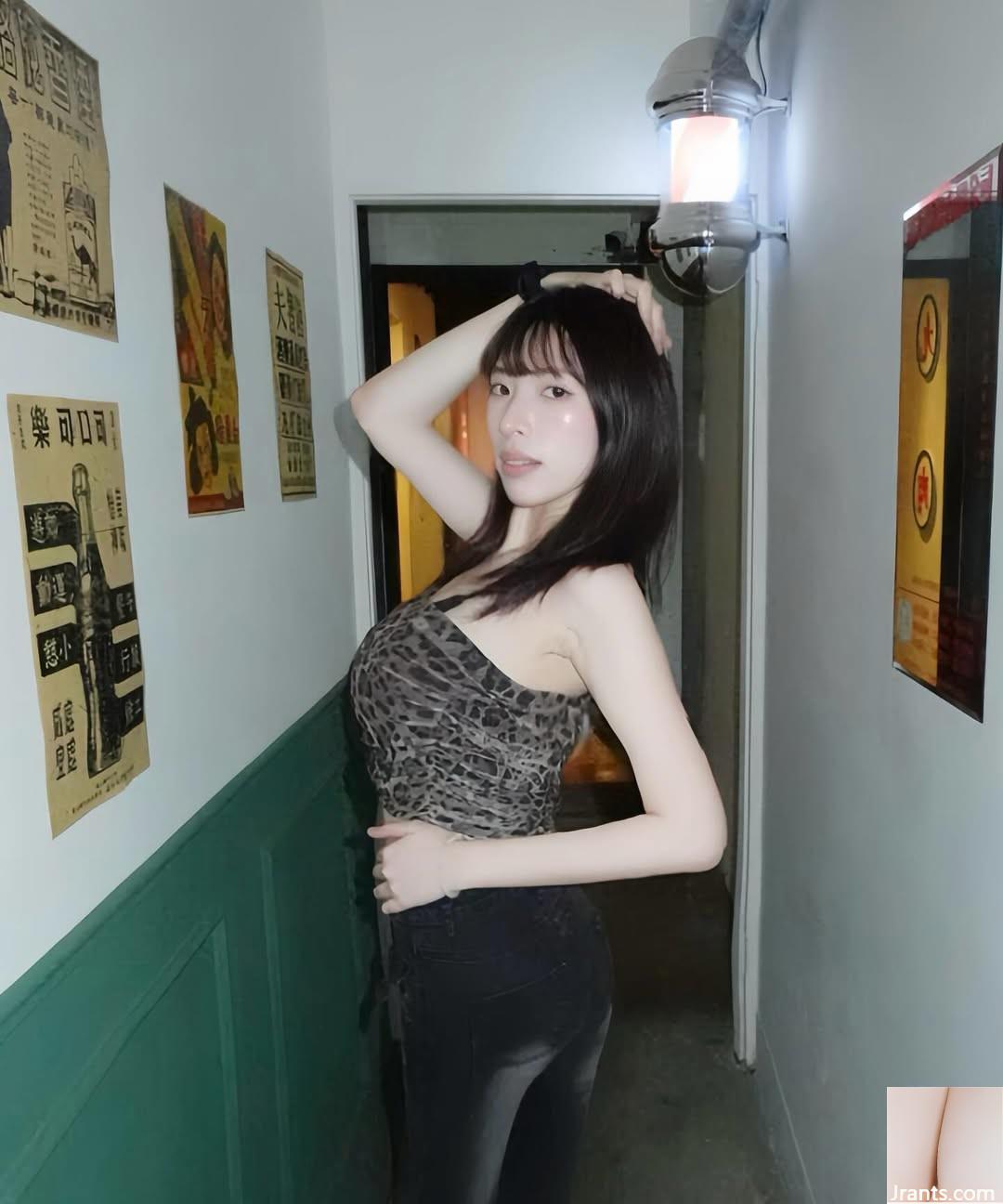 « Jiang Wantting » Fier, les photos incurvées sont juste et sexy et accrocheuses (10p)