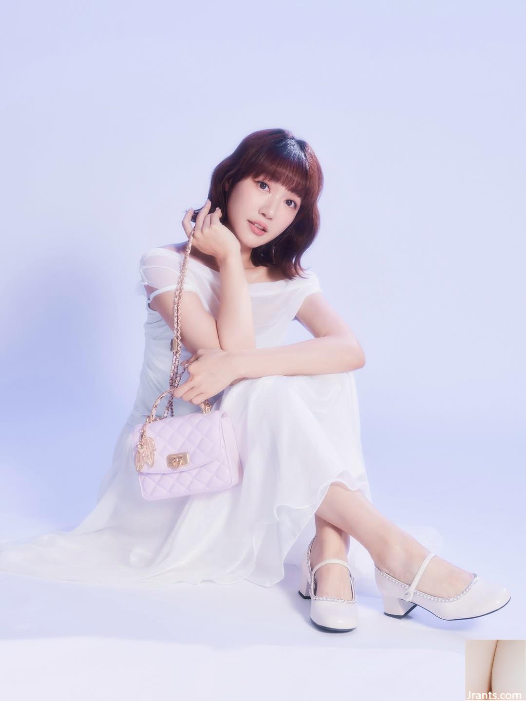 Le visage exquis « Yangyang Lynn » et une figure parfaite attirent d&rsquo;innombrables fans (10p)
