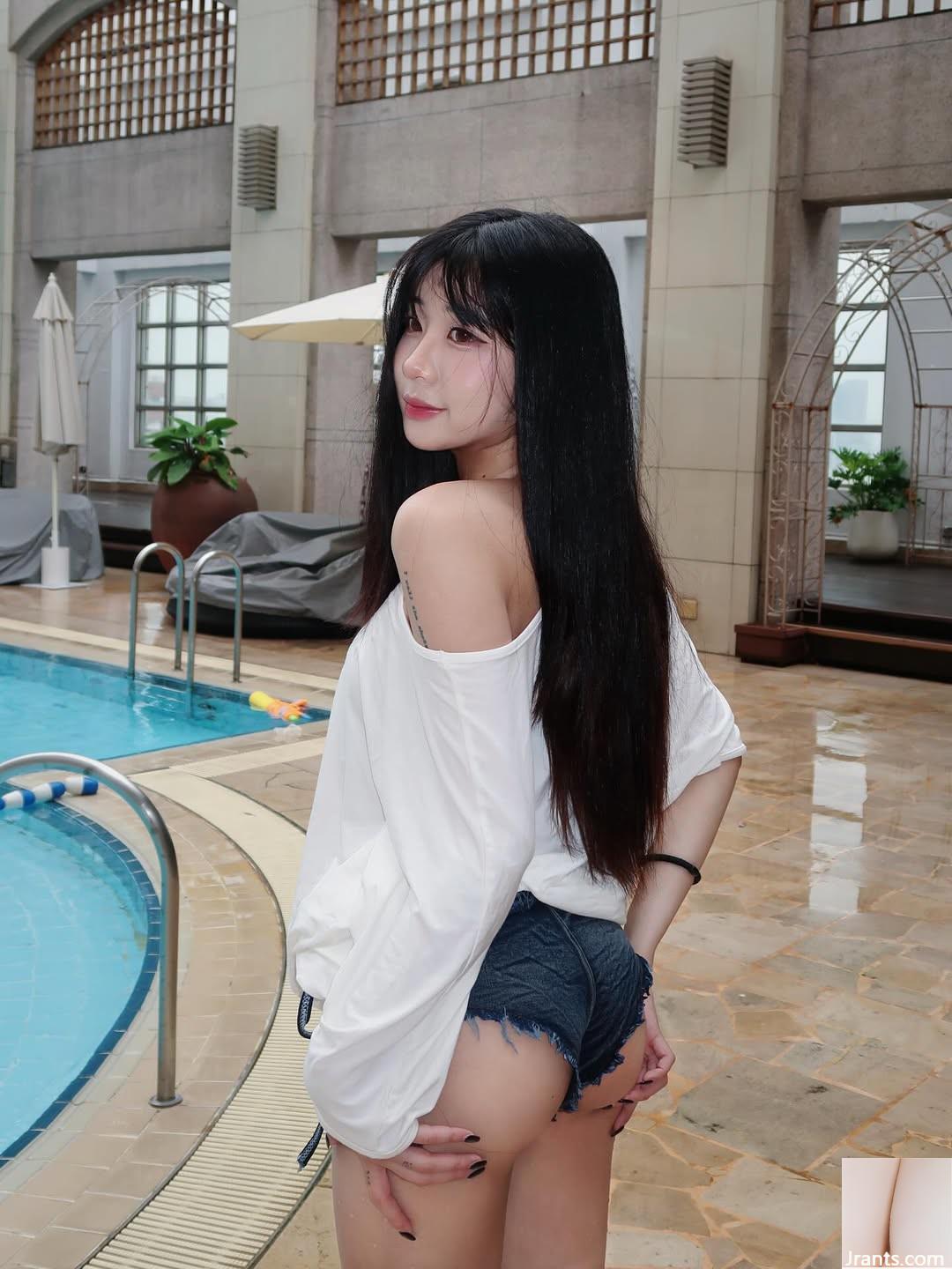 &#8220;Zi Dan&#8221; ليس بخيلًا لإرسال صور حار لتناول عينيك (10p)