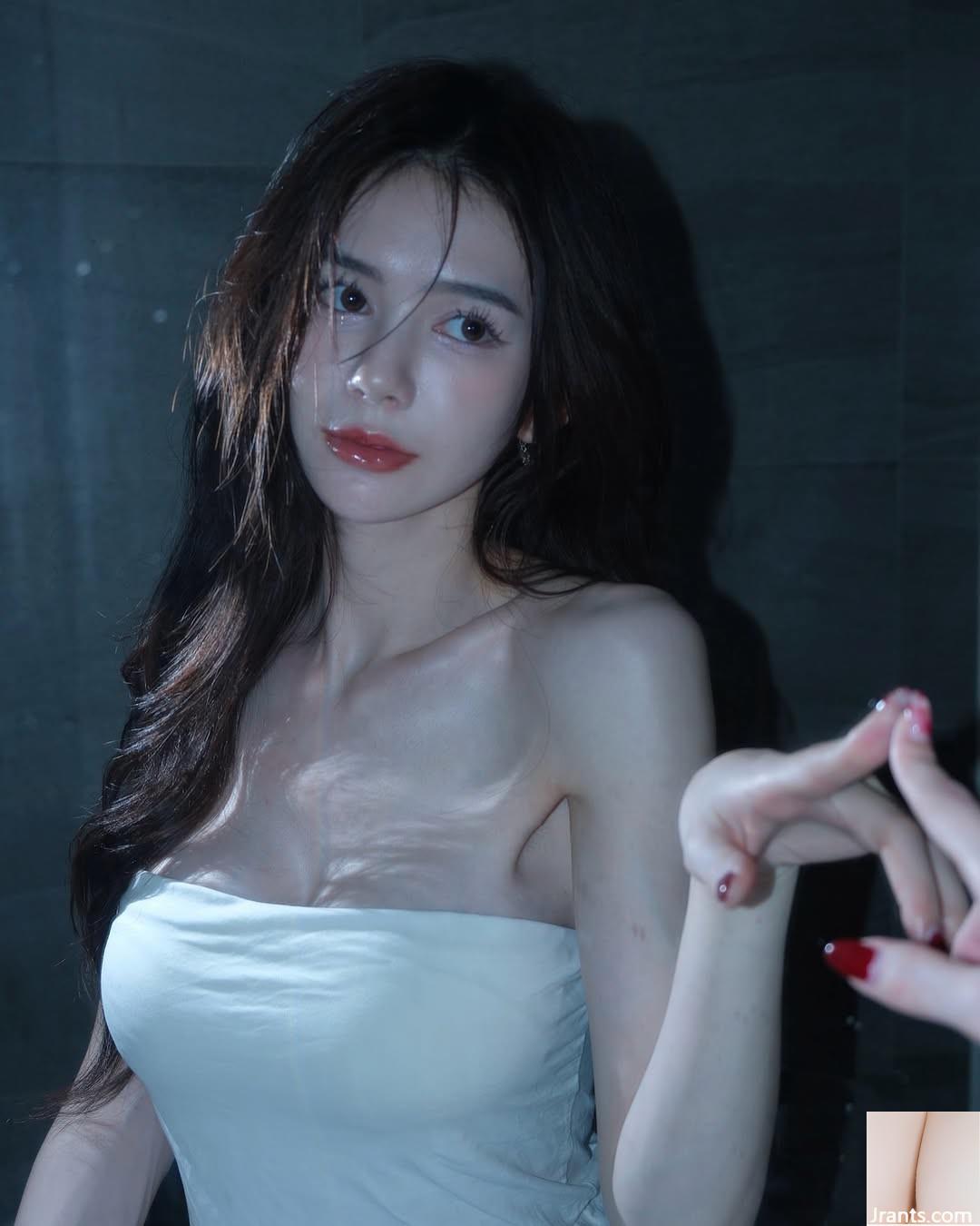 &#8220;Zoey Zhang&#8221; ogni angolo rivela una delicata bellezza (10p)