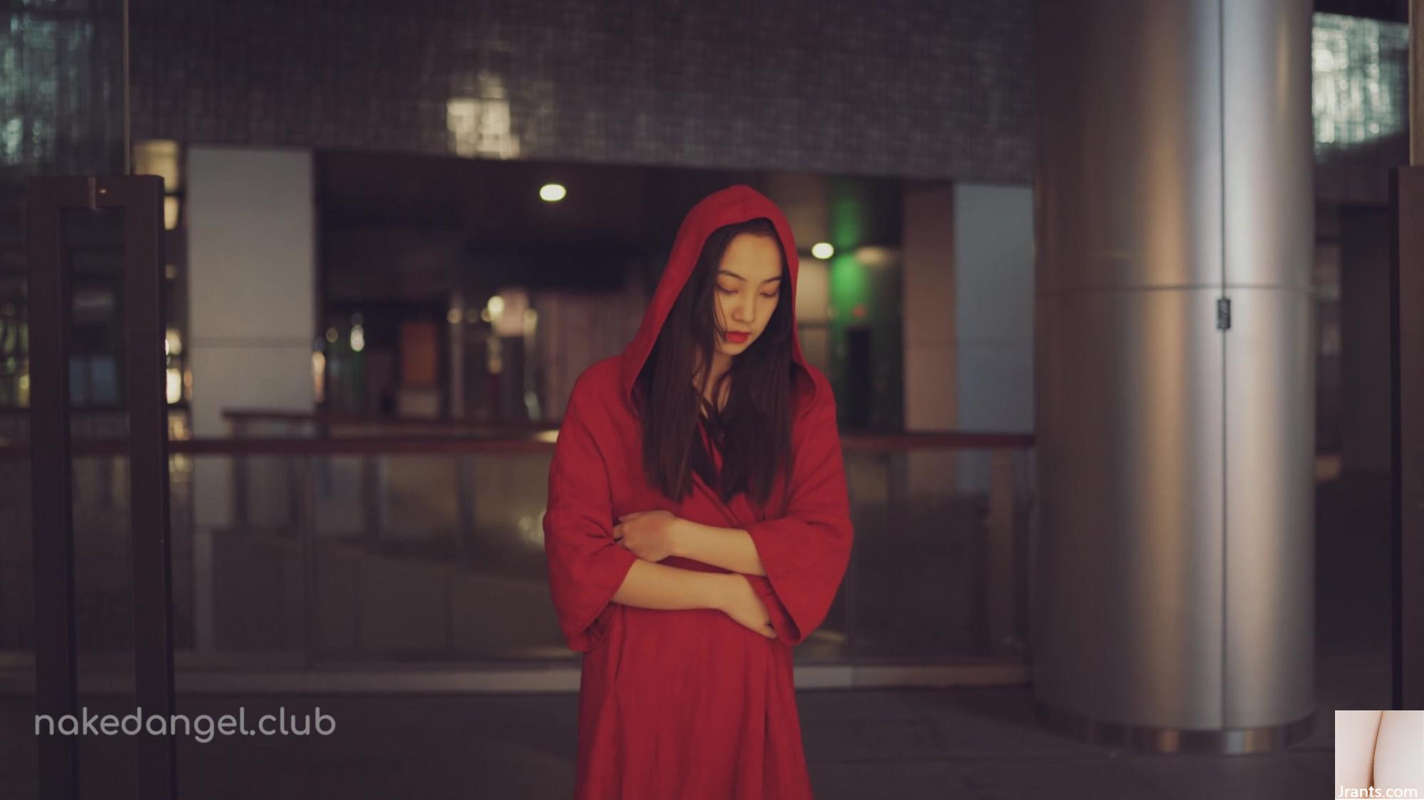 (Beijing Angel) Extreme Exposure: Shopping in the Mall (58p)