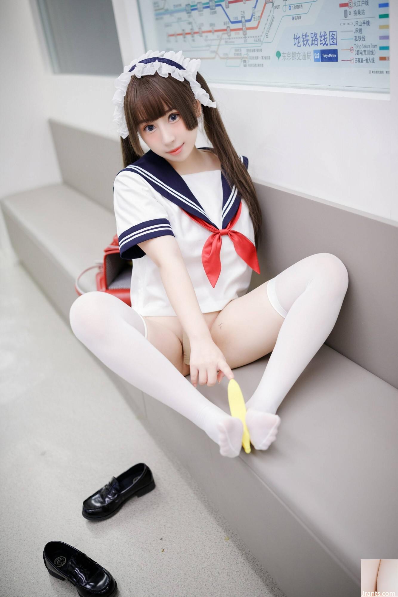 (Koleksi Online) Gadis Kesejahteraan Kucing Walnut &#8220;Tram Crazy Girl 1&#8221; VIP Exclusive (75p)