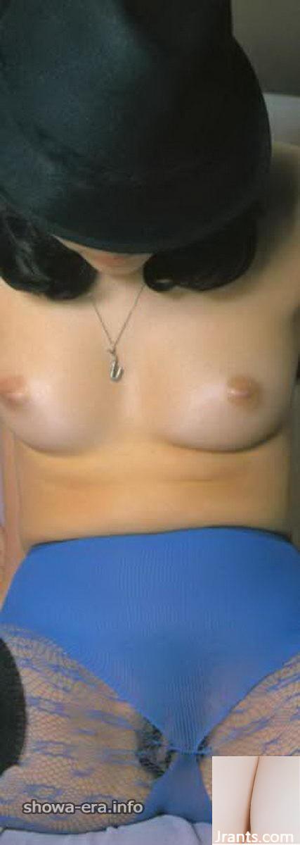 ইউআরএ-বইয়ের রঙে পর্ন তারকা খালি (45 পি)
