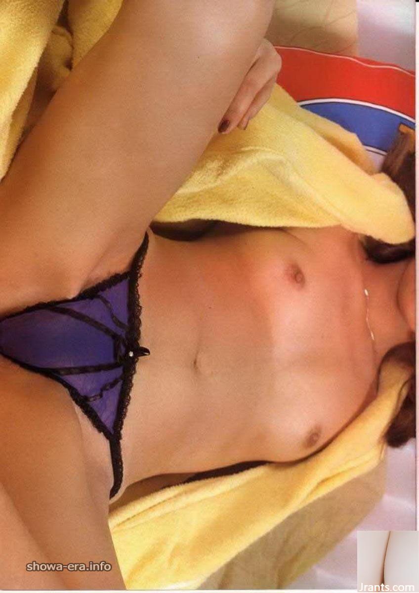 Bintang porno dalam boneka Ura-Books (62p)