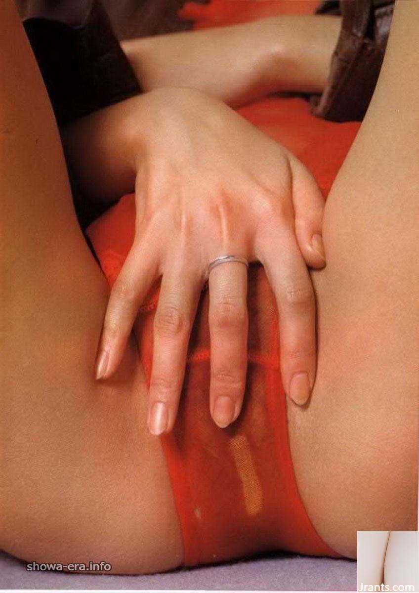 Bintang porno dalam boneka Ura-Books (62p)