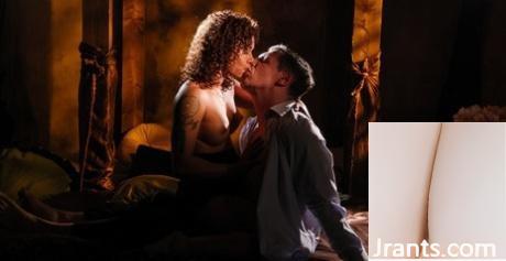 Le chant de beauté de Lane est un jouet sexuel, elle peut lui baiser la chatte et ne sera jamais mauvaise (19p)