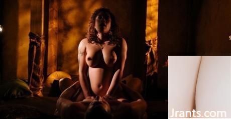 Le chant de beauté de Lane est un jouet sexuel, elle peut lui baiser la chatte et ne sera jamais mauvaise (19p)