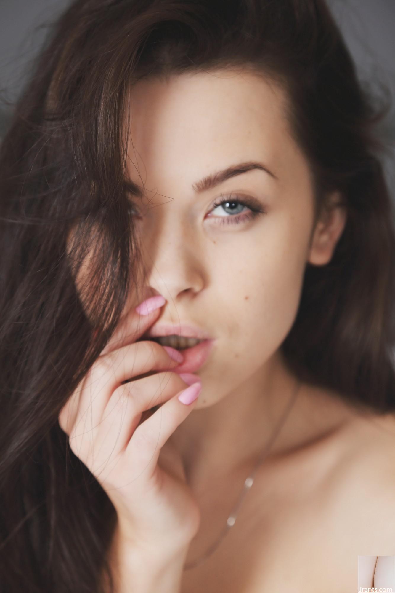 Amelie B &#8211; Vedibile (117p)