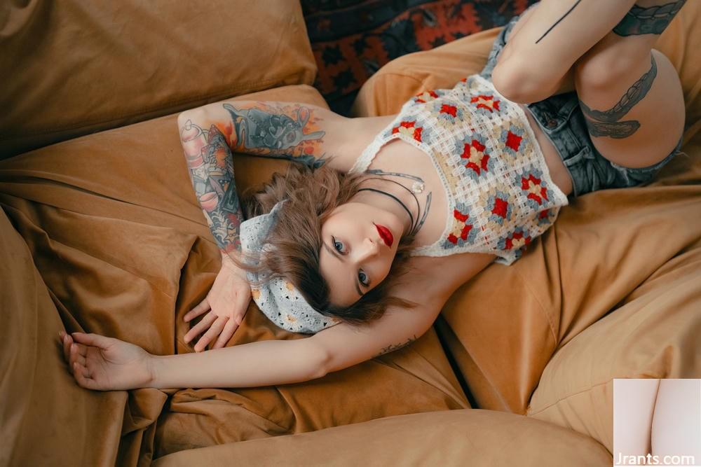 (Suicide Girls) 09. Juli 2025 &#8211; Awondrr &#8211; in Daze (42p) geschnürt (42p)
