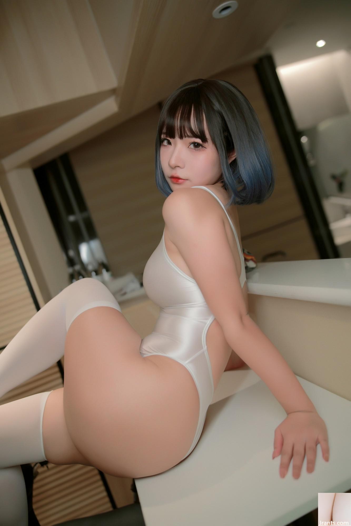 Yuuhui &#8211; Yüzme Departmanı Okul Kız (89p)