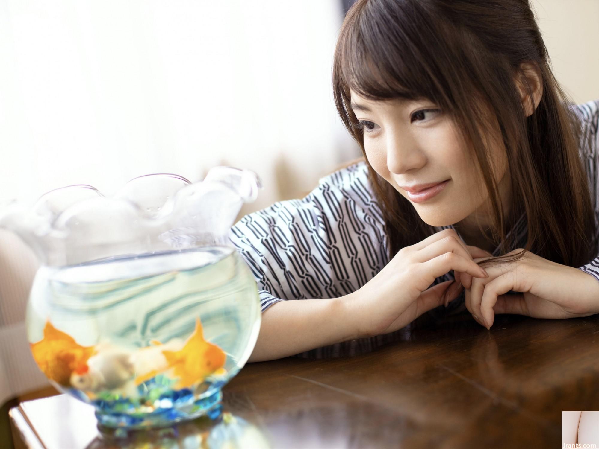 Rahasia Rahasia: Suzumura Airi, Koleksi Foto Gravure (32p)