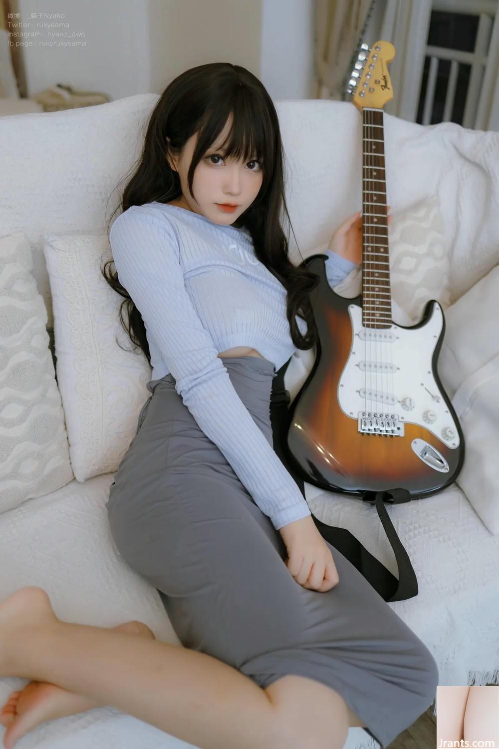 (Coleção da Internet) Nyako Meow &#8211; Irmã de Guitarra (71p)