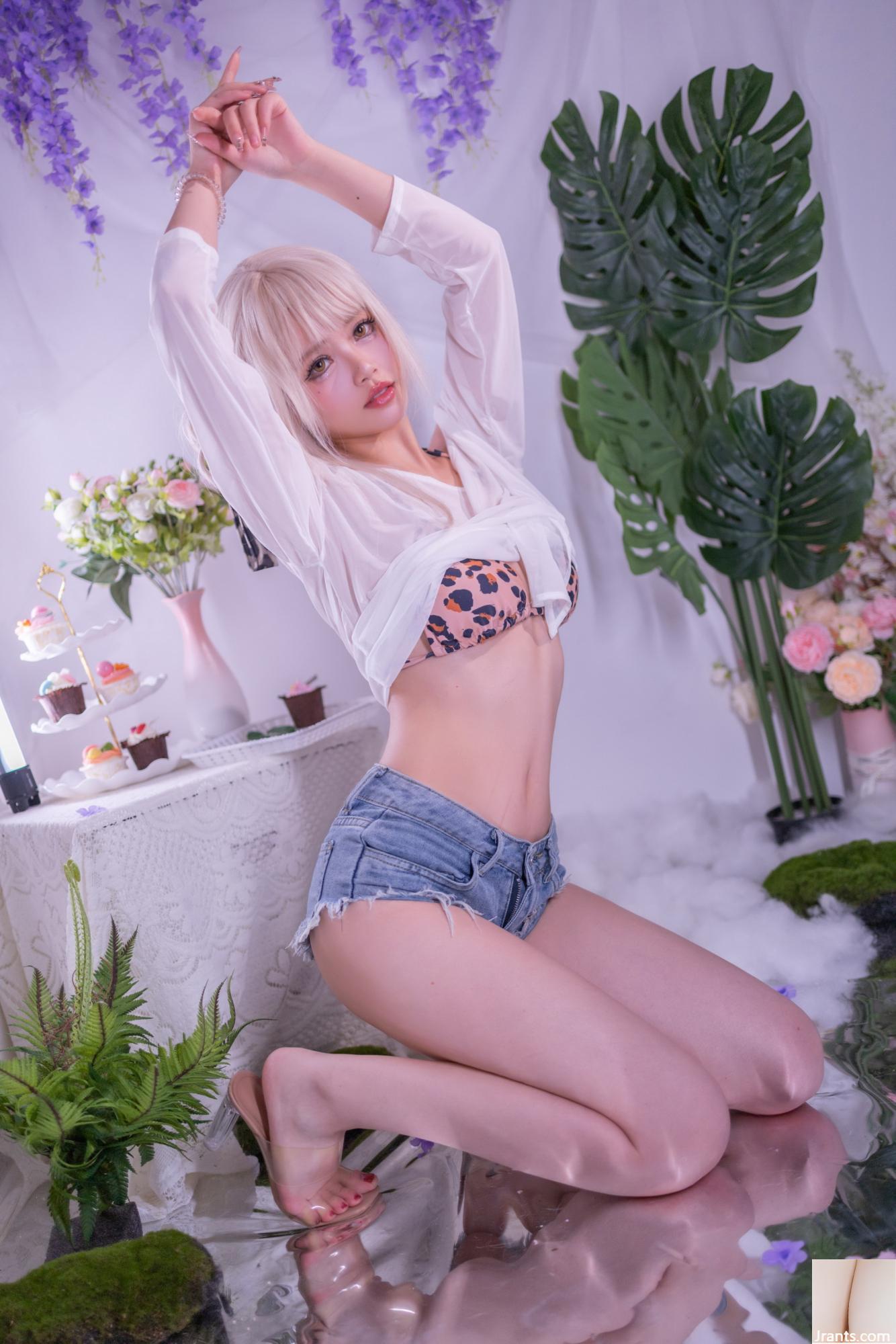 Chitanda Kako &#8211; Leopardenmuster Badeanzug (41p)