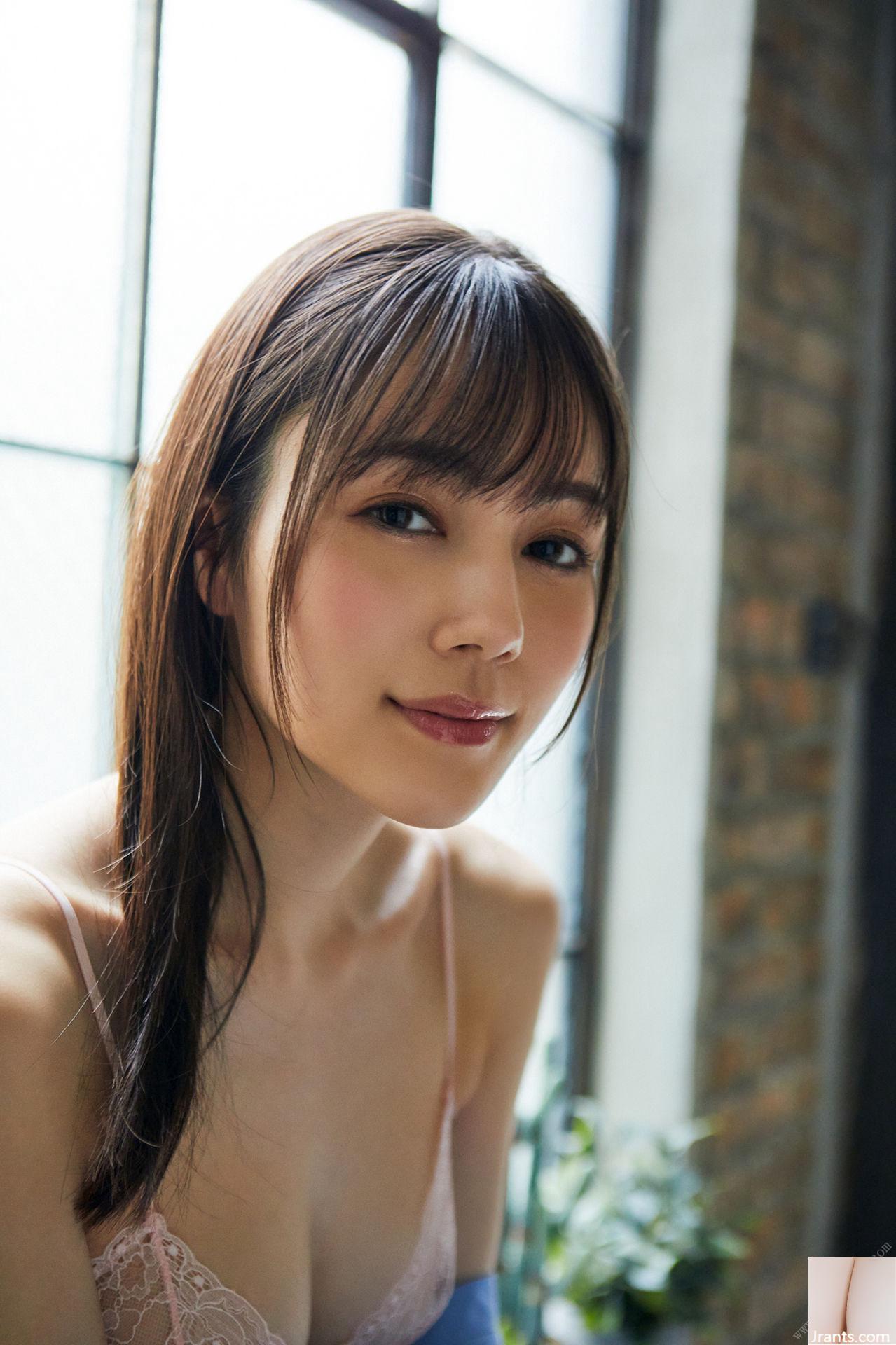 Suzumori Remu les plus beaux cheveux du monde Nude Rose Ver. (56p)