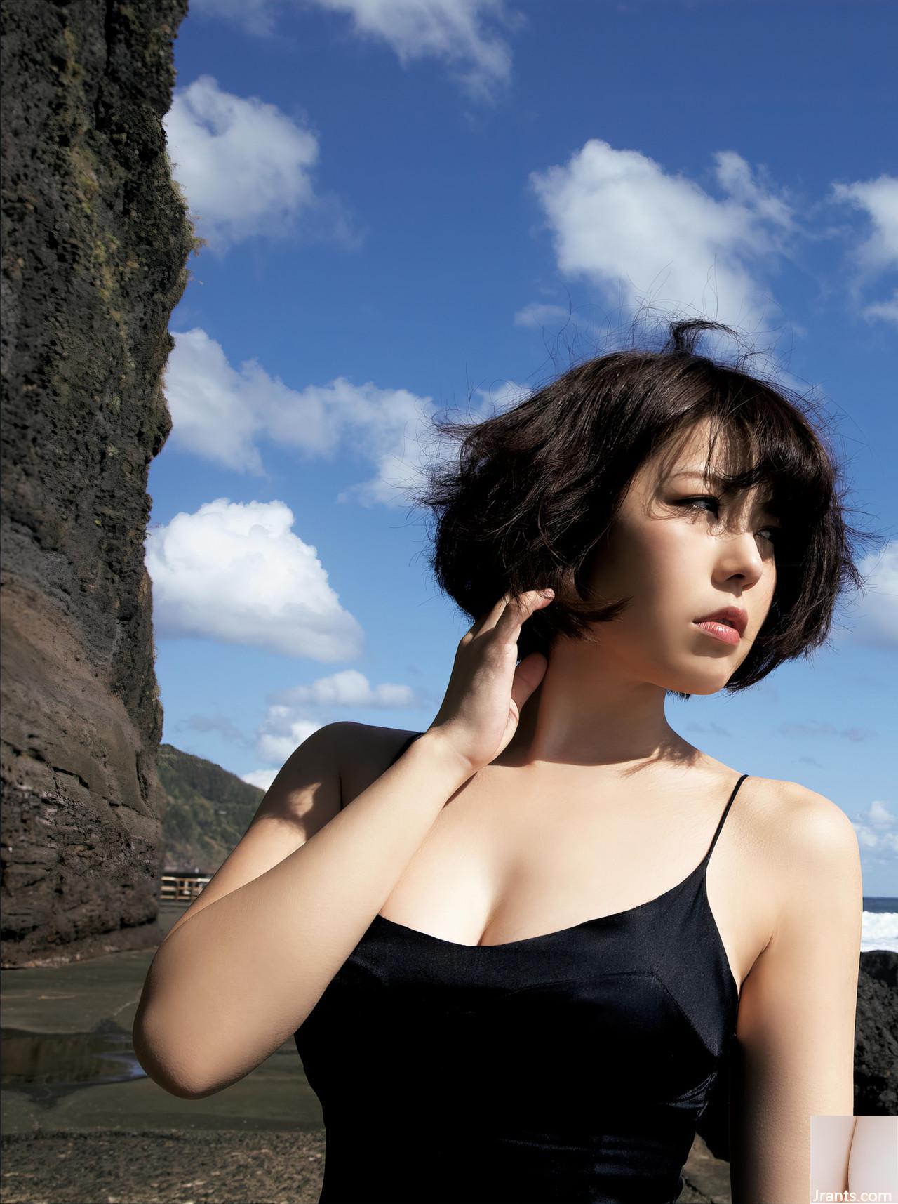 (Riko Nagaoka) Mata menawan membuat orang memukau payudara mereka yang indah dan akan muncul (25p)