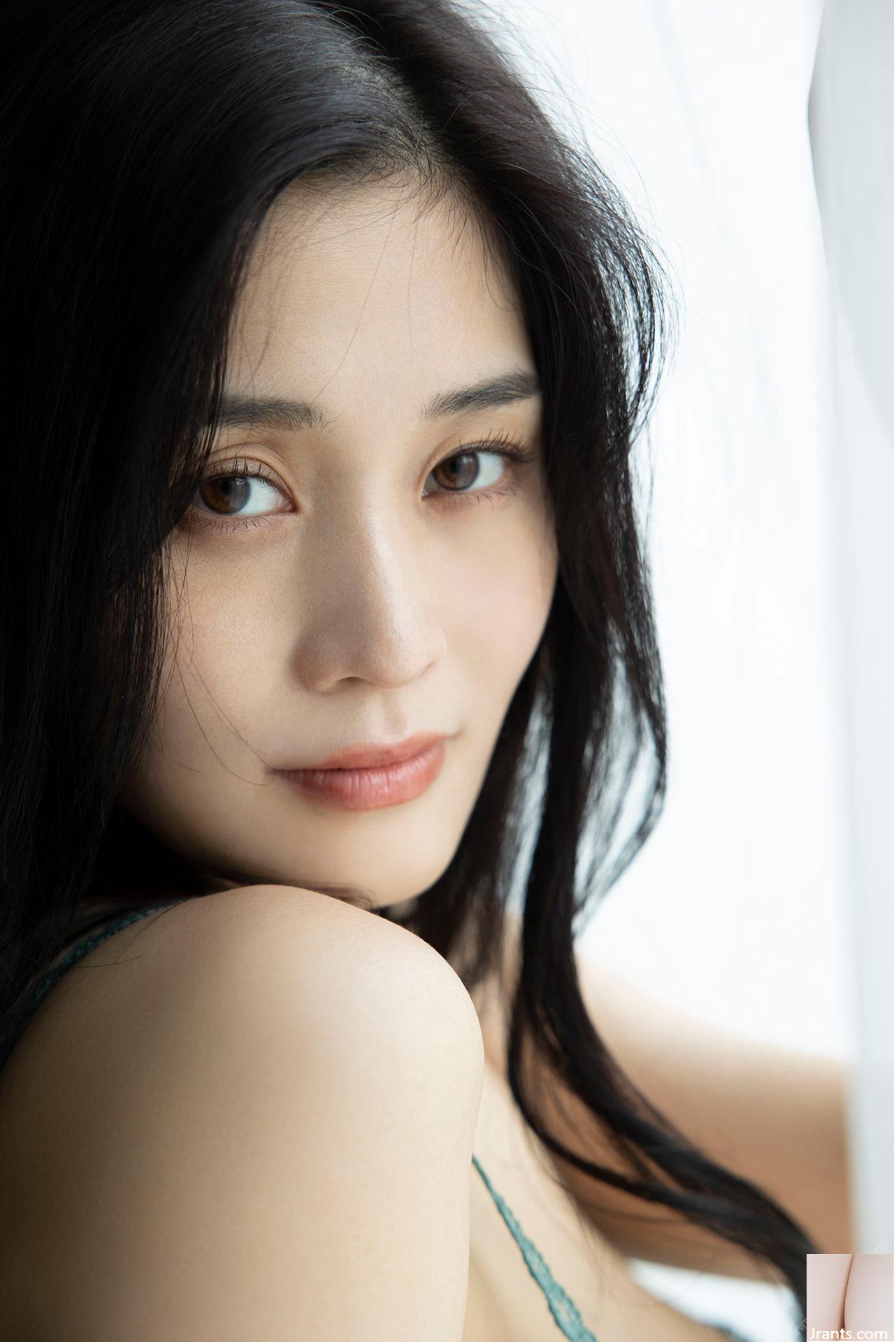 Takahashi Rin Ideale No Carada Weekly Post Photo Collection (95p)