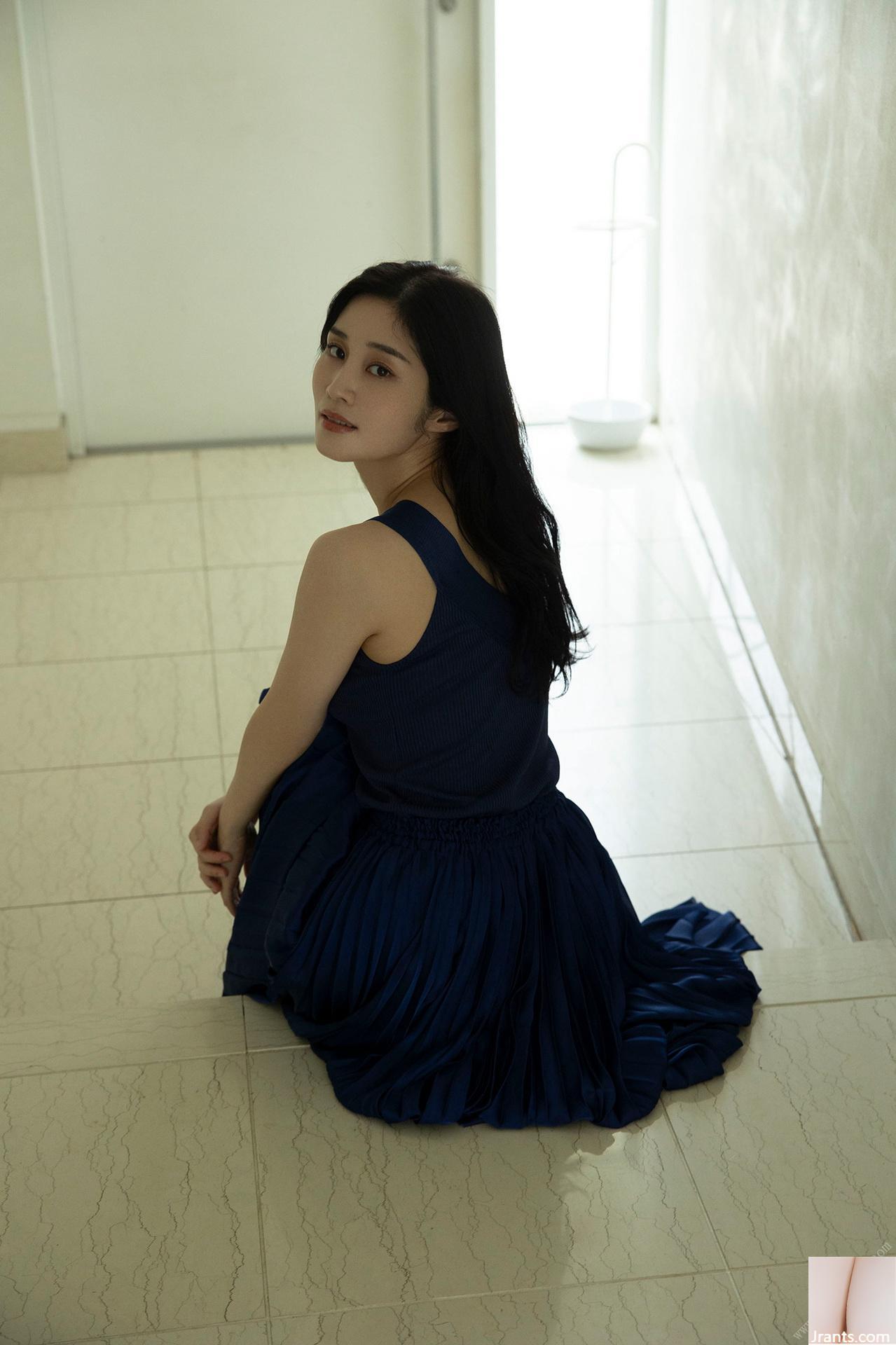 Takahashi Rin Ideale No Carada Weekly Post Photo Collection (95p)