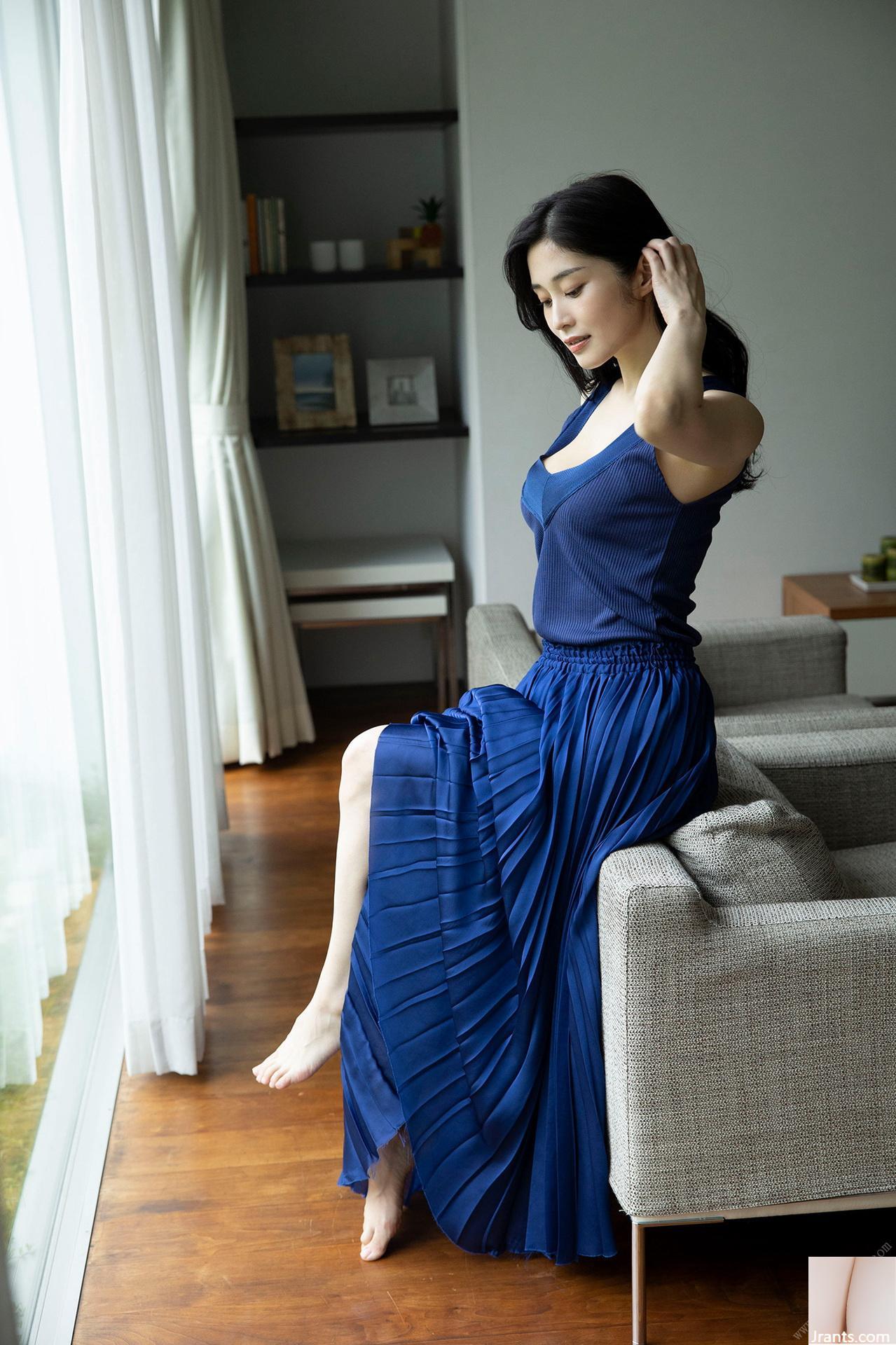 Takahashi Rin Ideale No Carada Weekly Post Photo Collection (95p)