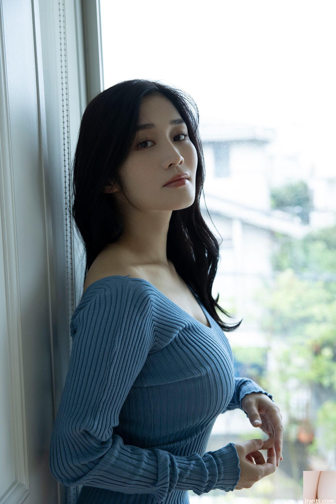 Takahashi Rin Ideale No Carada Weekly Post Photo Collection (95p)