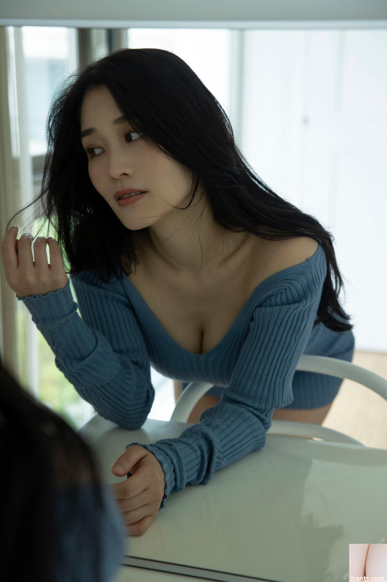 Takahashi Rin Ideale No Carada Weekly Post Photo Collection (95p)