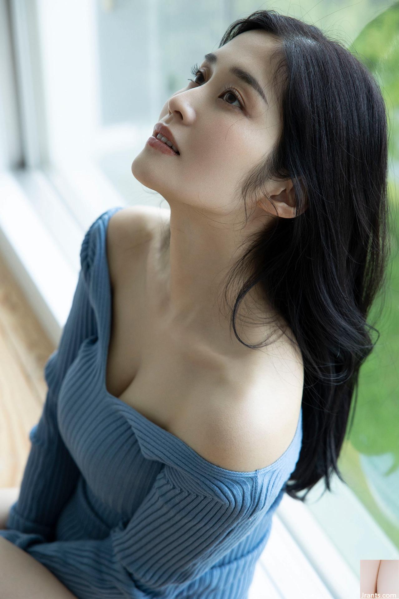 Takahashi Rin Ideale No Carada Weekly Post Photo Collection (95p)