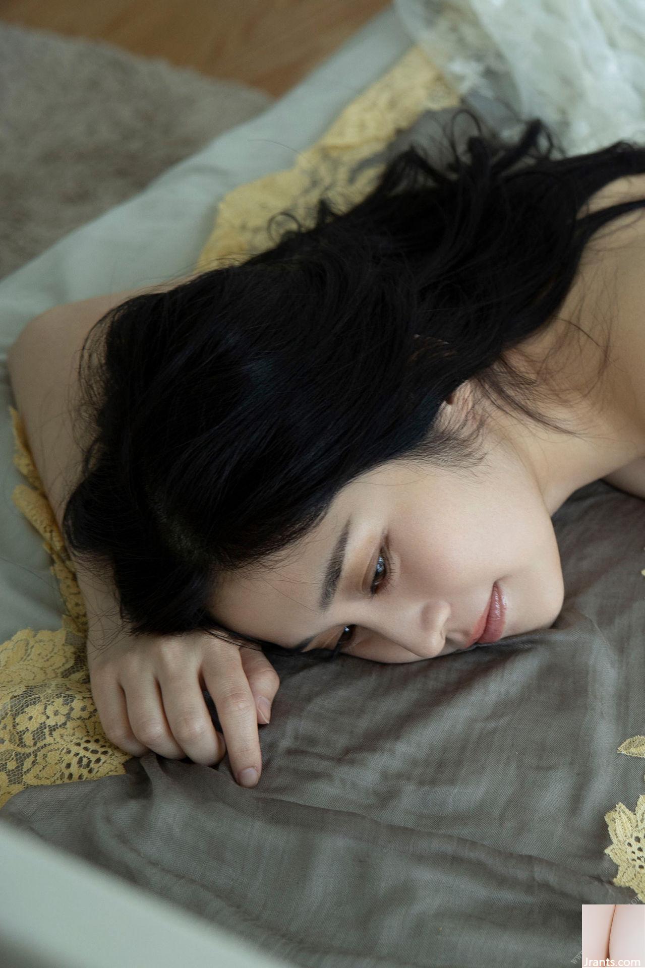 Takahashi Rin Ideale No Carada Weekly Post Photo Collection (95p)