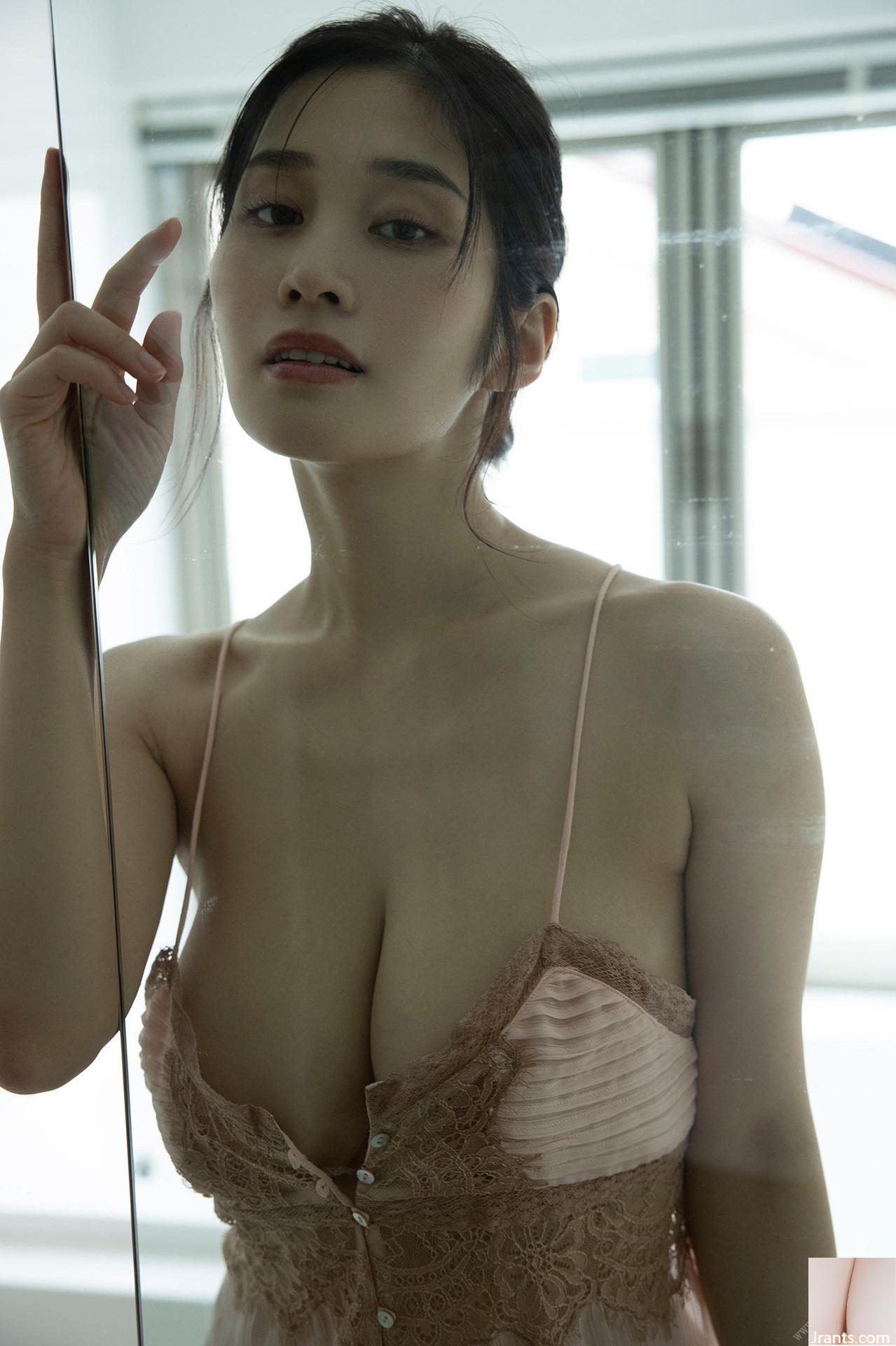 Takahashi Rin Ideale No Carada Weekly Post Photo Collection (95p)
