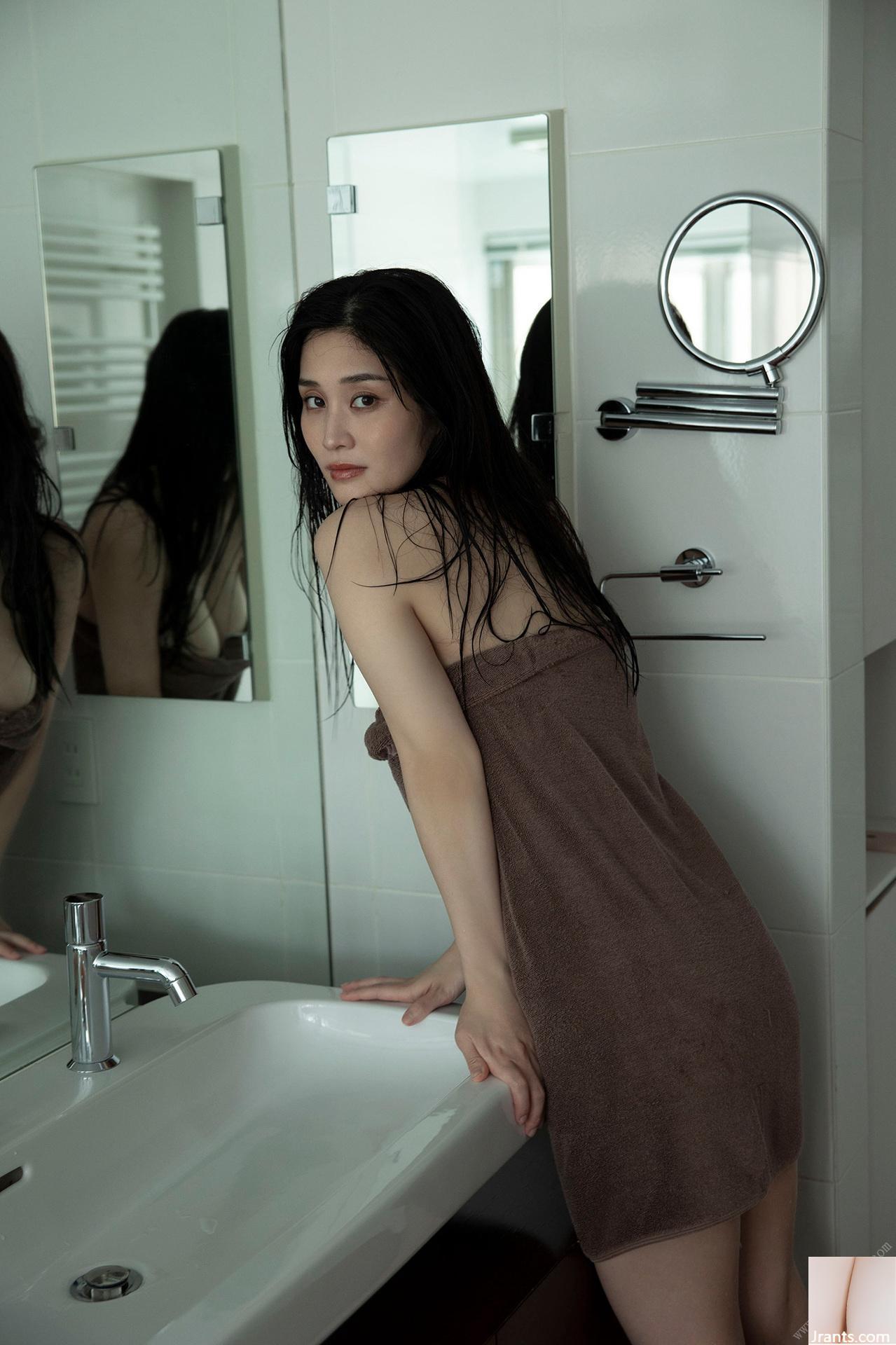 Takahashi Rin Ideale No Carada Weekly Post Photo Collection (95p)
