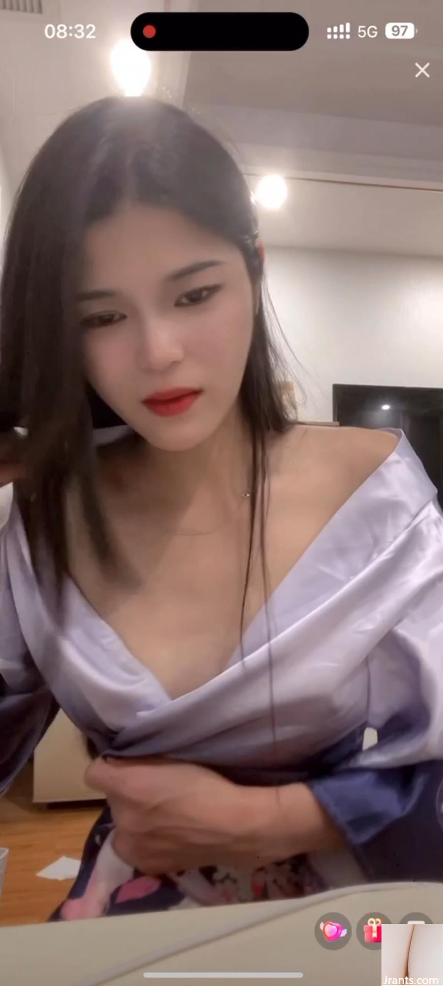 Revesons sexy Live Broadcaster (32p)