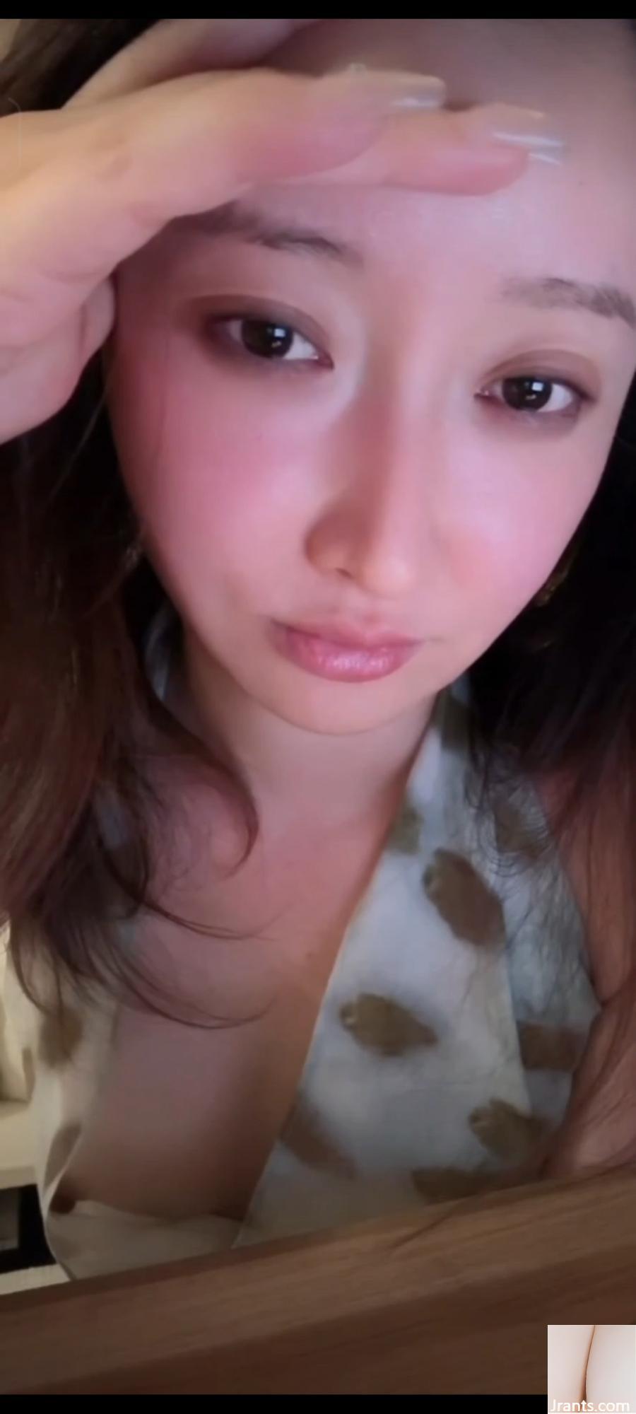 Revesons sexy Live Broadcaster (32p)