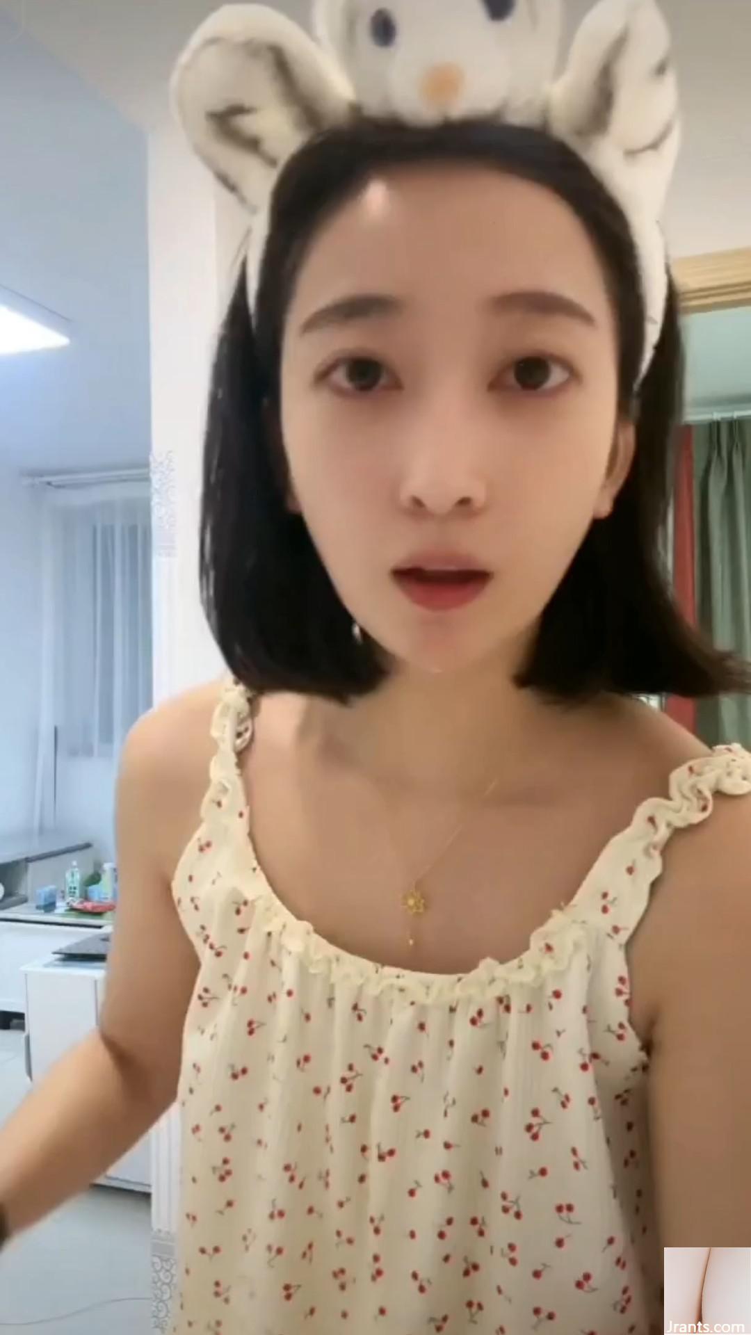 Revesons sexy Live Broadcaster (32p)