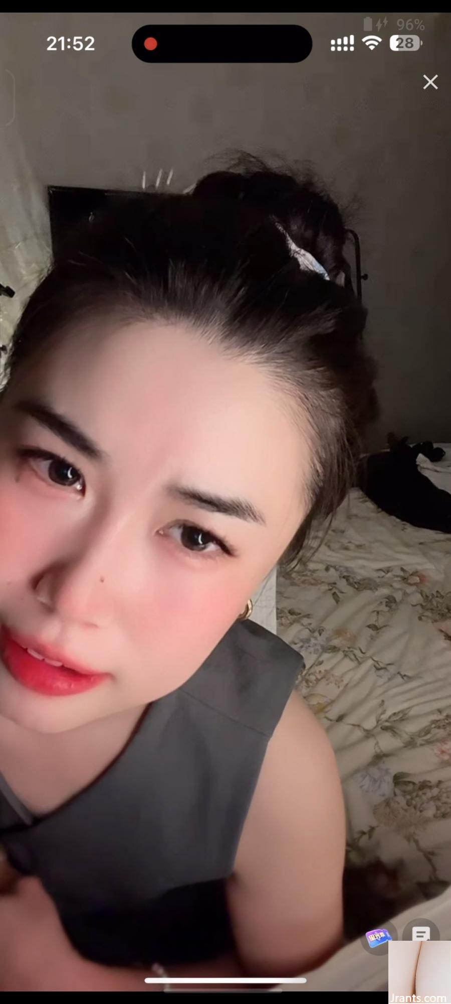 Revesons sexy Live Broadcaster (32p)