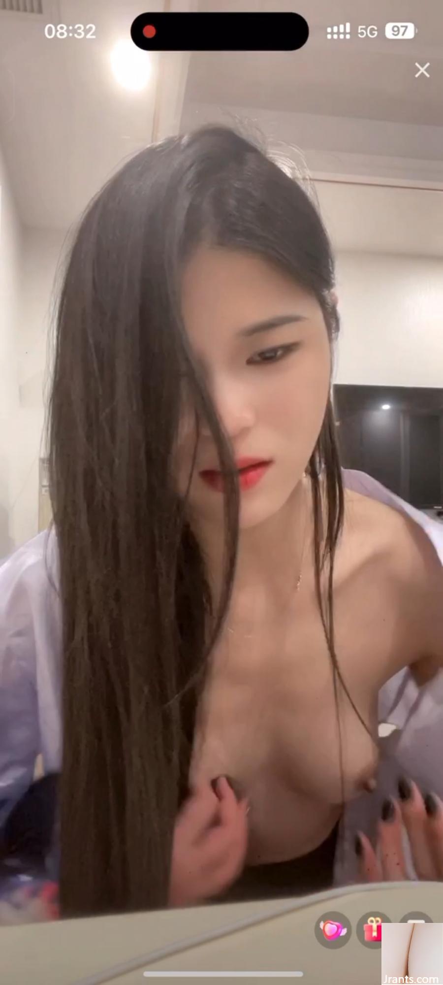 Revesons sexy Live Broadcaster (32p)
