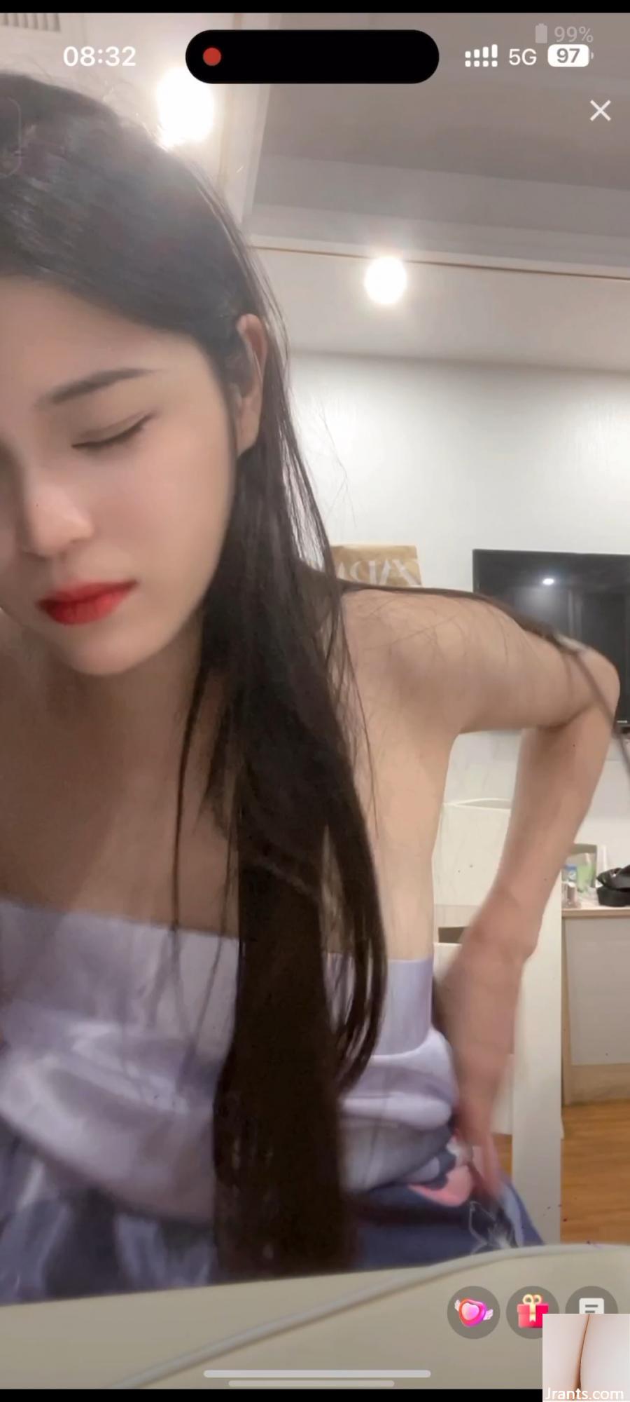 Revesons sexy Live Broadcaster (32p)