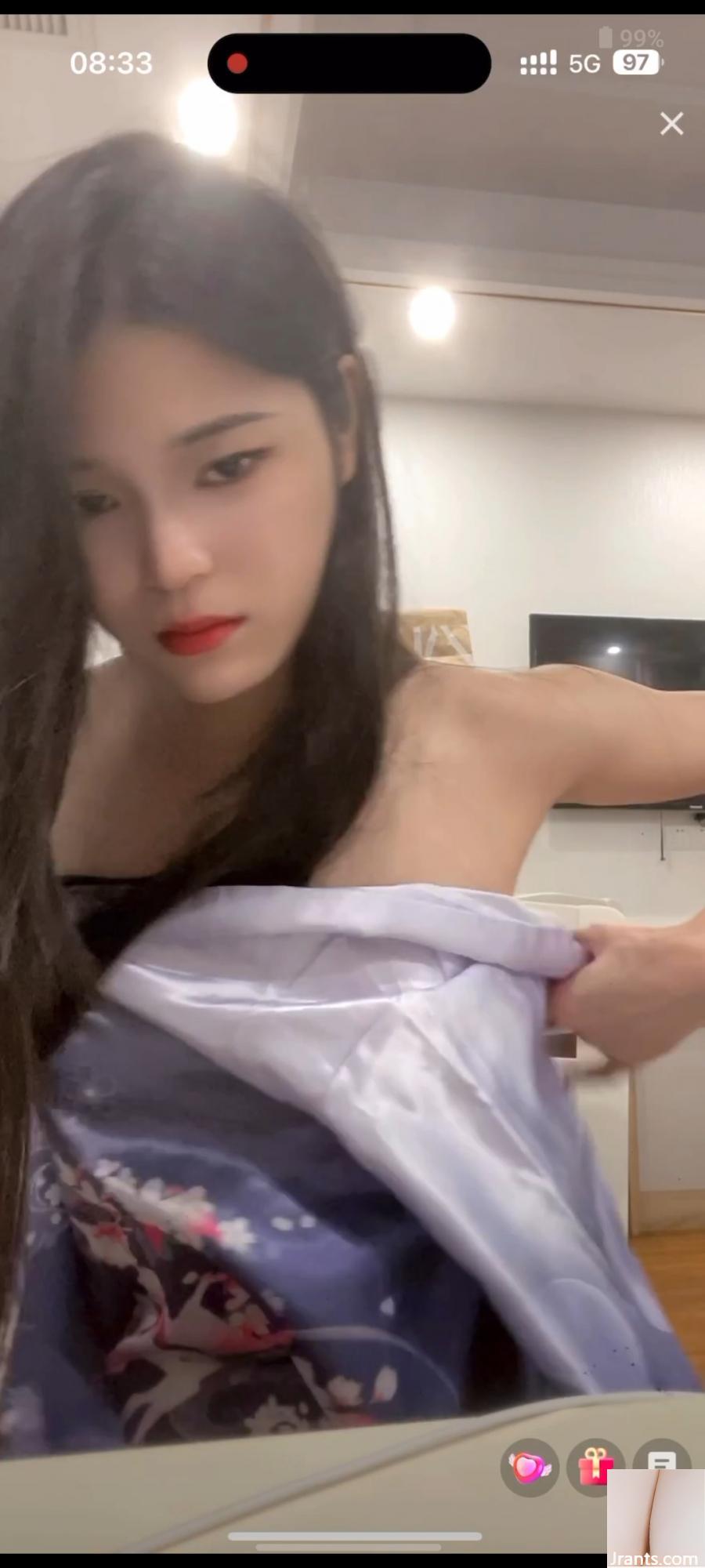 Revesons sexy Live Broadcaster (32p)