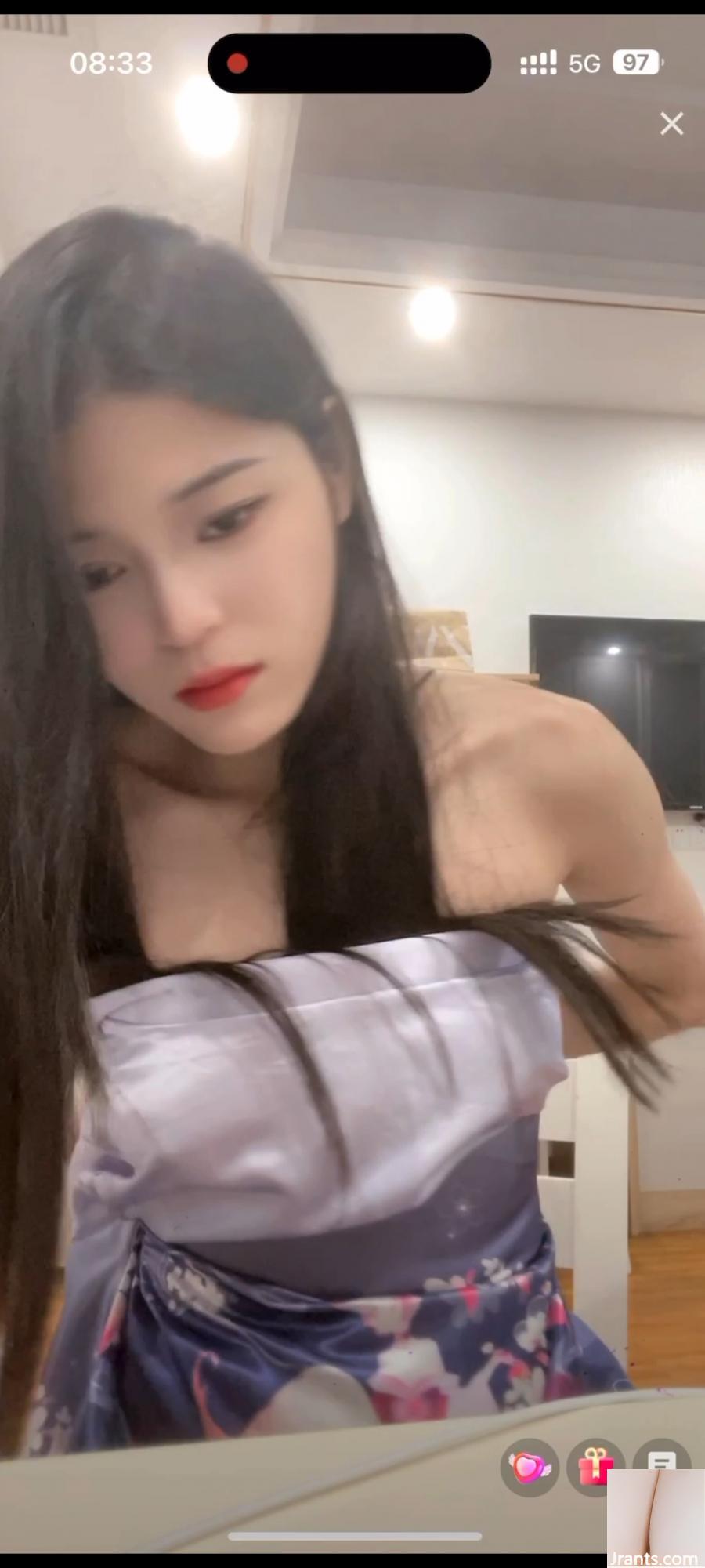 Revesons sexy Live Broadcaster (32p)