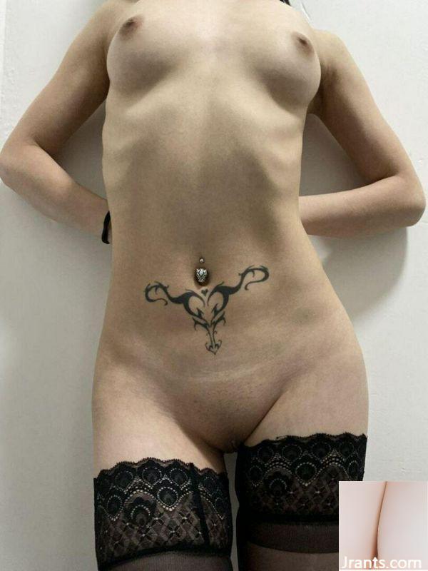 Le meilleur escalier féminin tatoué exposé (20p)