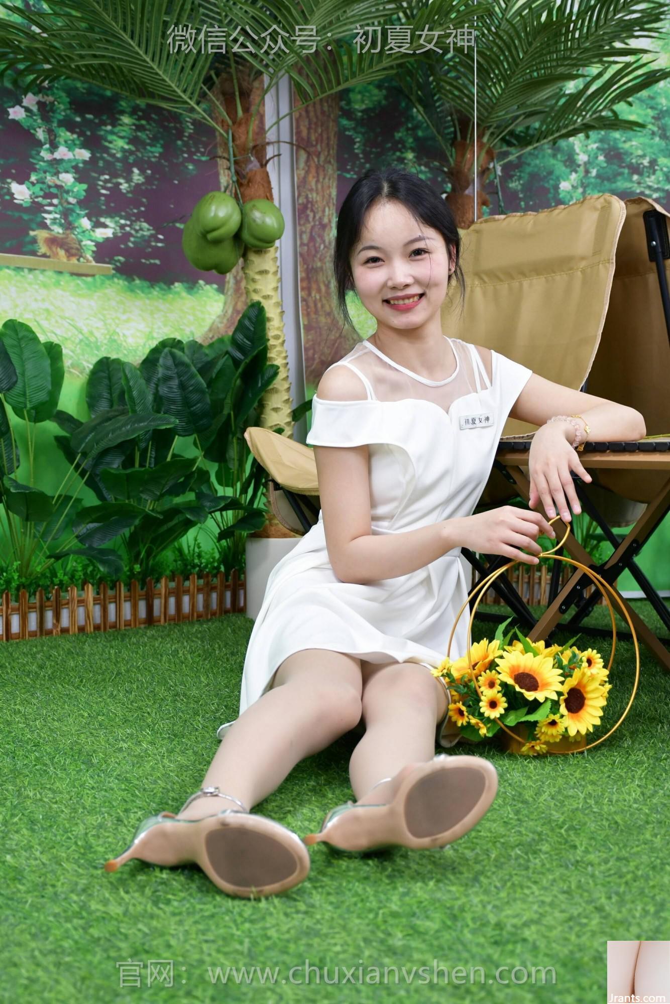 (Schöne Beine online sammeln) Frühsommergöttin Yunyun A Rose (100p)